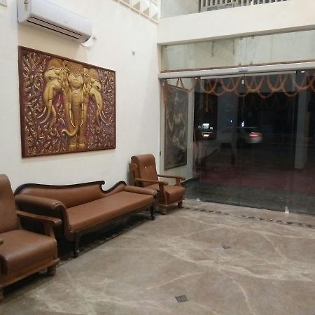 Rewa Residency Hotel Exterior photo