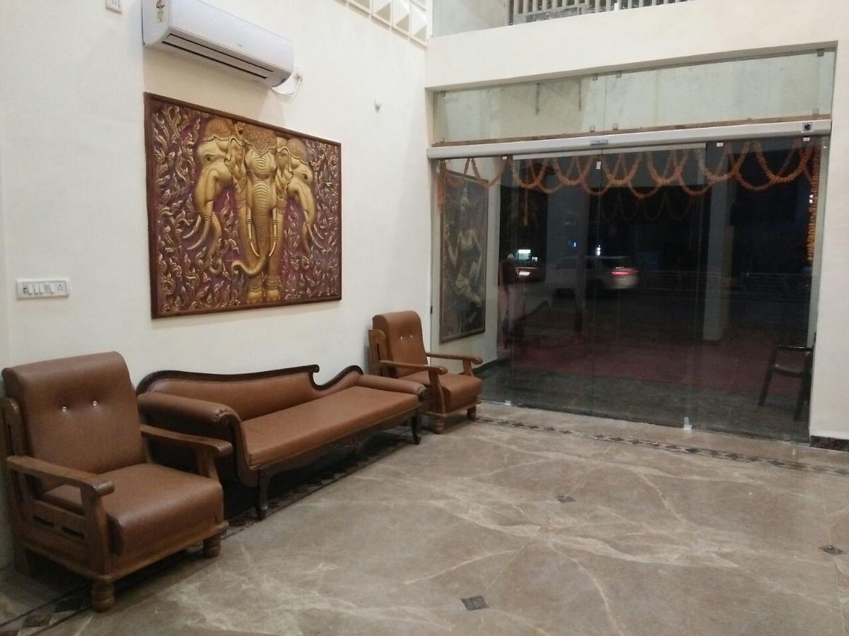 Rewa Residency Hotel Exterior photo